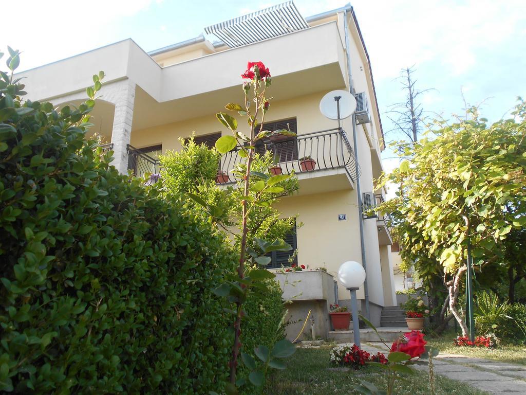 Cherry Kastela